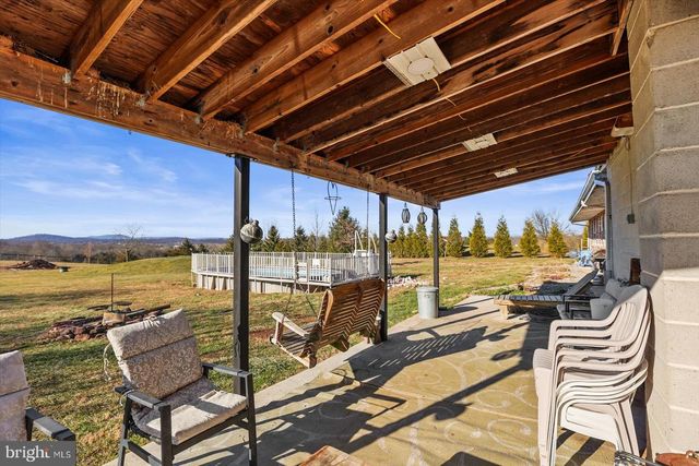 2505 TANEYTOWN RD, Gettysburg, PA 17325