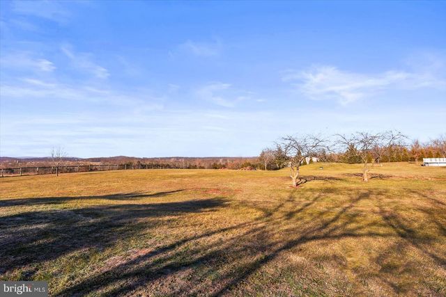 2505 TANEYTOWN RD, Gettysburg, PA 17325