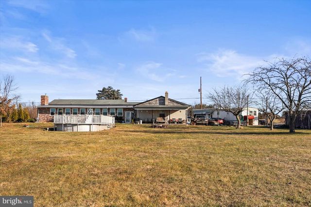 2505 TANEYTOWN RD, Gettysburg, PA 17325
