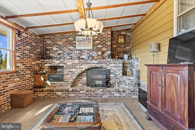 2505 TANEYTOWN RD, Gettysburg, PA 17325