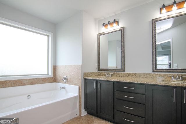 607 Alexis Way, Bonaire, GA 31005