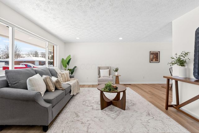 1553 Parkinson Drive, Reynoldsburg, OH 43068