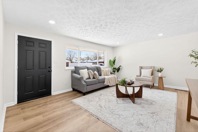 1553 Parkinson Drive, Reynoldsburg, OH 43068