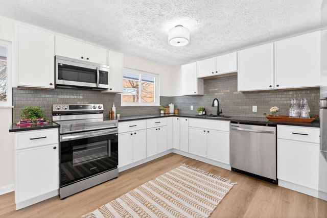 1553 Parkinson Drive, Reynoldsburg, OH 43068