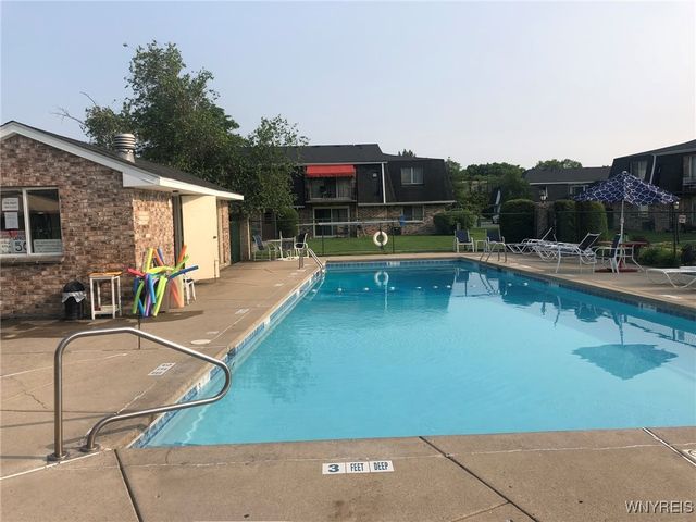 98 Foxberry Drive A, Amherst, NY 14068