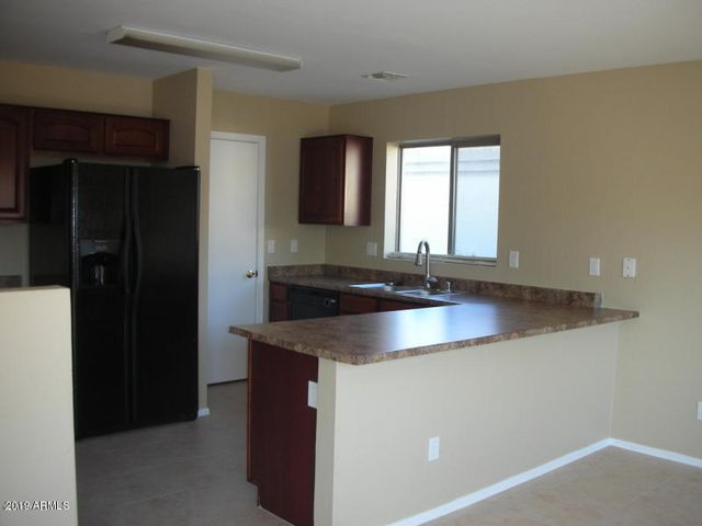 5725 S 32nd Lane, Phoenix, AZ 85041