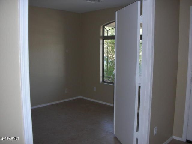 5725 S 32nd Lane, Phoenix, AZ 85041