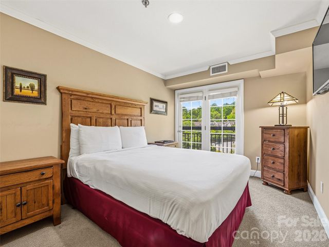 210 Bowling Park Road, Asheville, NC 28803