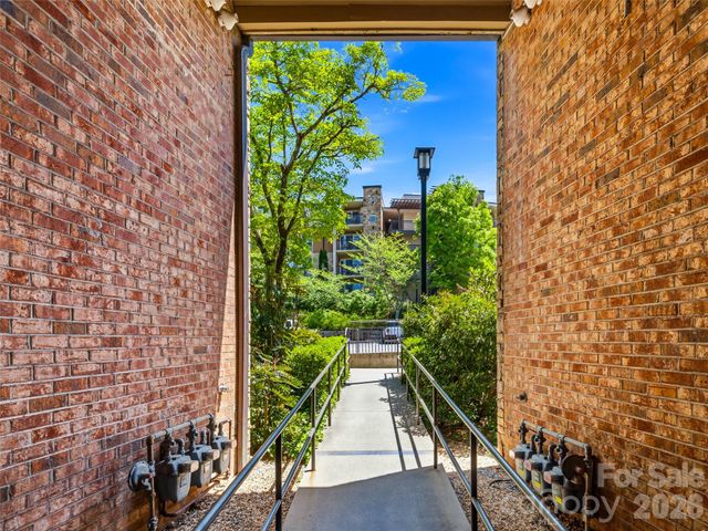 210 Bowling Park Road, Asheville, NC 28803