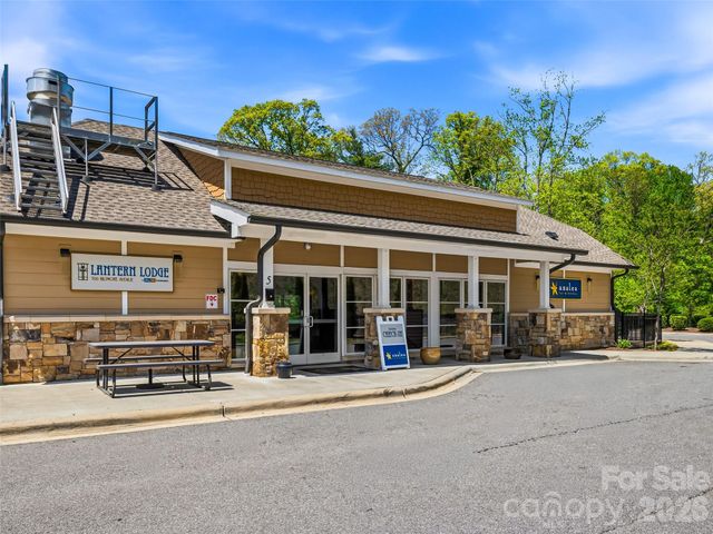 210 Bowling Park Road, Asheville, NC 28803