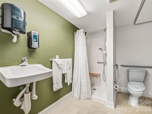 210 Bowling Park Road, Asheville, NC 28803