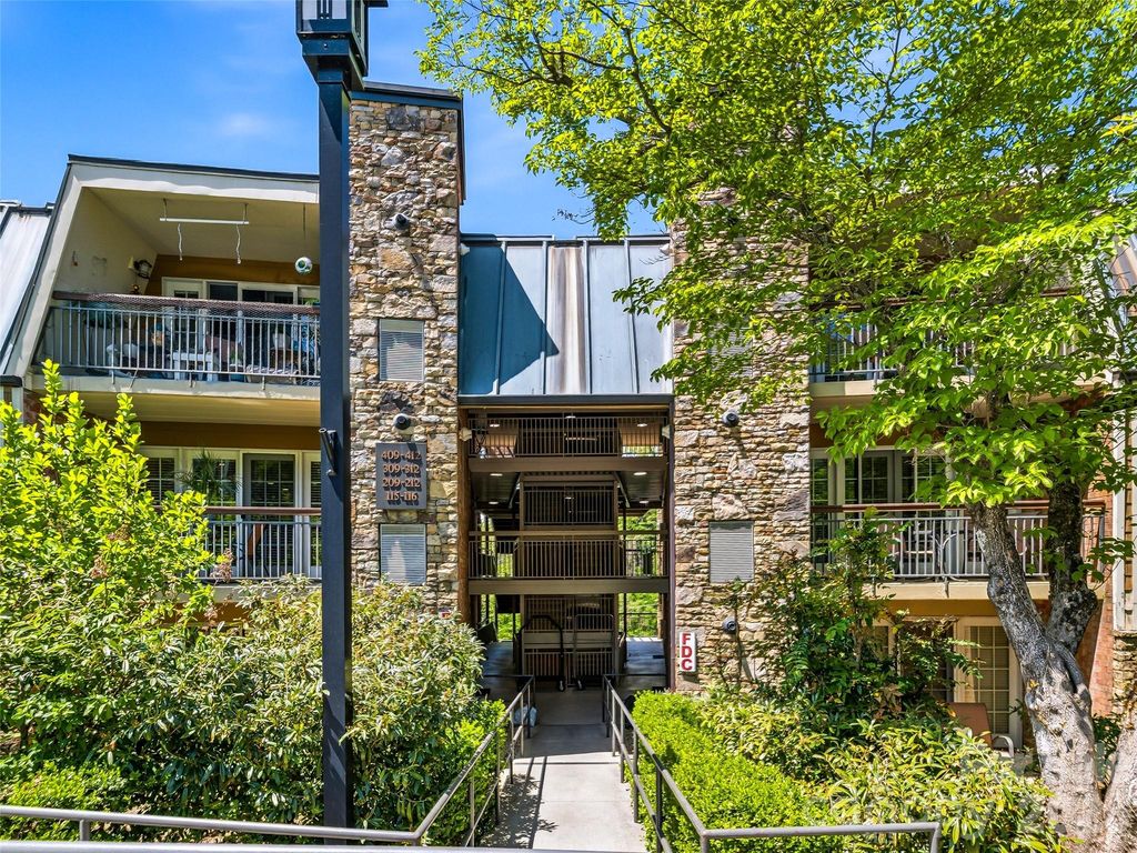 210 Bowling Park Road, Asheville, NC 28803