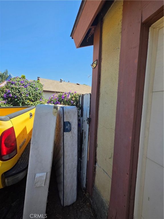 Image 11 of property listing at 3262 Racine, Riverside, CA 92503