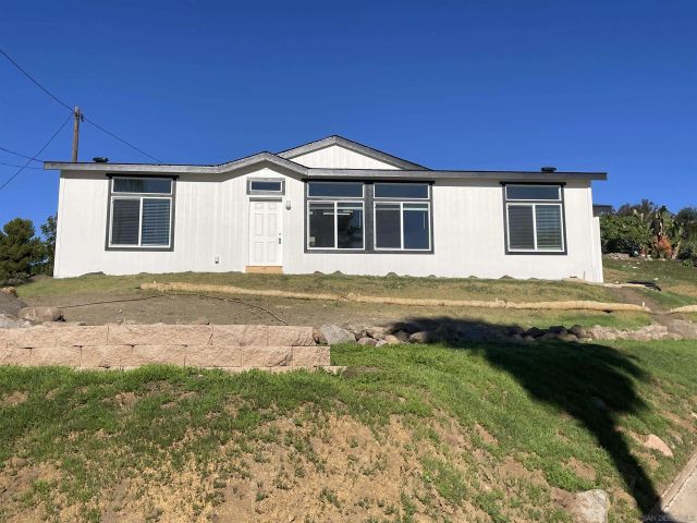 1255 Rhea Place B, Vista, CA 92084