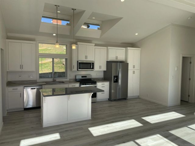 1255 Rhea Place B, Vista, CA 92084