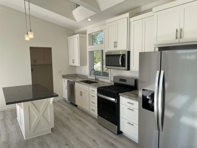 1255 Rhea Place B, Vista, CA 92084