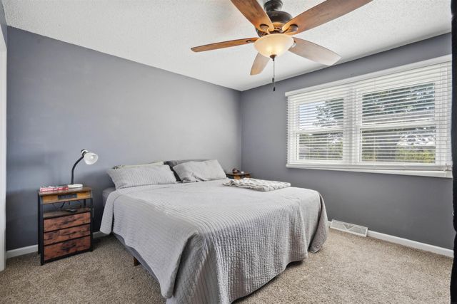 1221 Fleur Drive, Waterloo, IA 50701