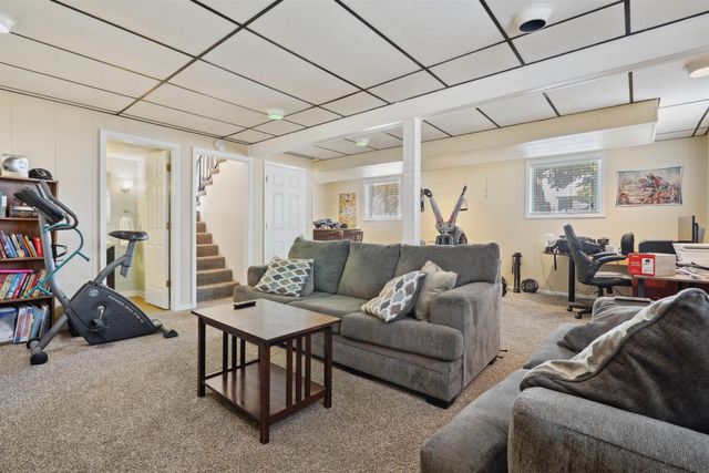 1221 Fleur Drive, Waterloo, IA 50701