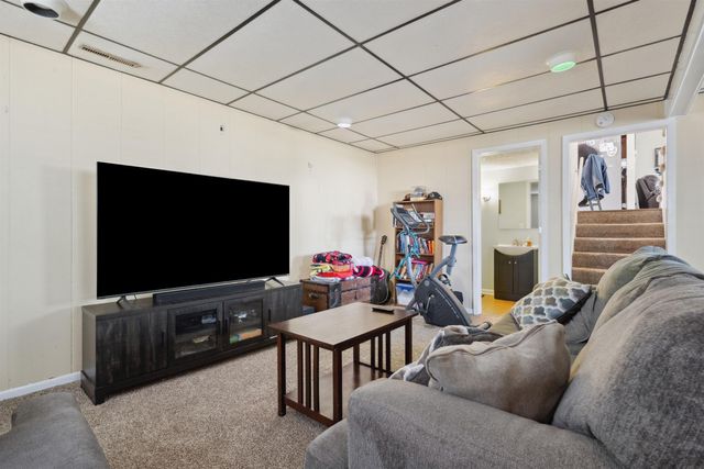 1221 Fleur Drive, Waterloo, IA 50701