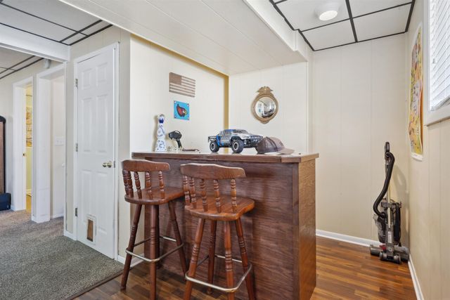 1221 Fleur Drive, Waterloo, IA 50701