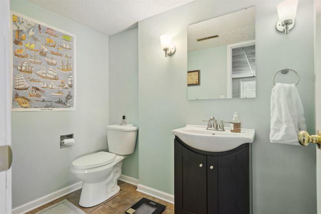1221 Fleur Drive, Waterloo, IA 50701