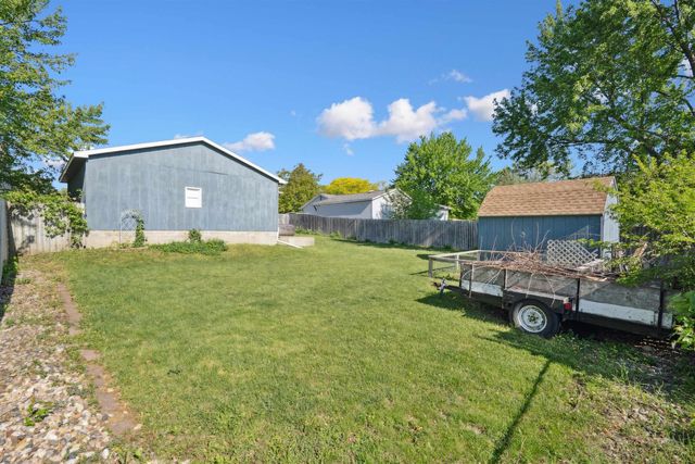 1221 Fleur Drive, Waterloo, IA 50701