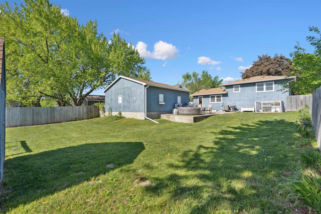 1221 Fleur Drive, Waterloo, IA 50701