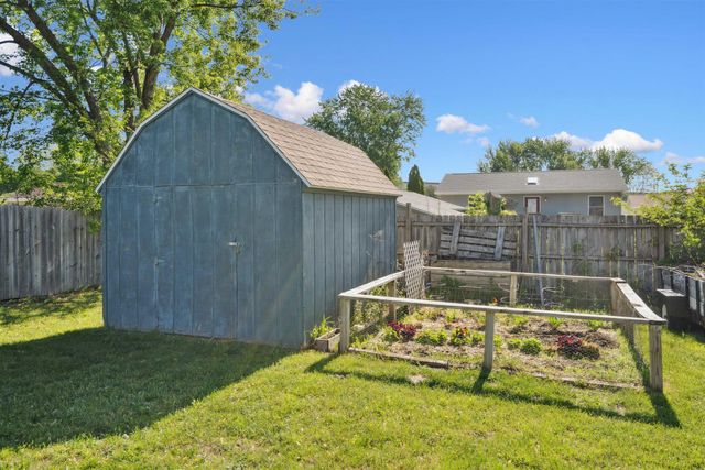 1221 Fleur Drive, Waterloo, IA 50701