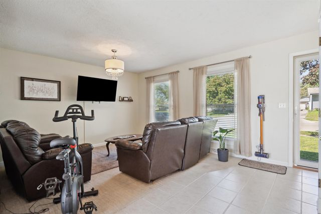 1221 Fleur Drive, Waterloo, IA 50701
