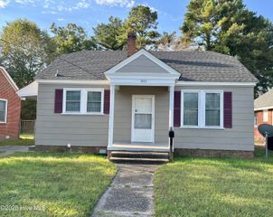 905 Maple Street, Elizabeth City, NC 27909