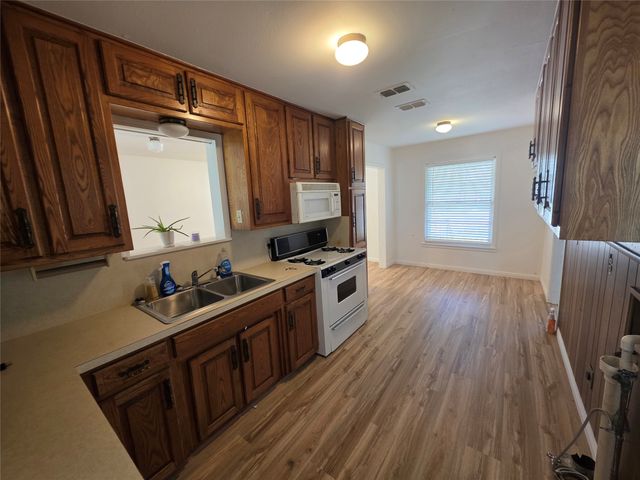 308 Inez Street, Roanoke, TX 76262