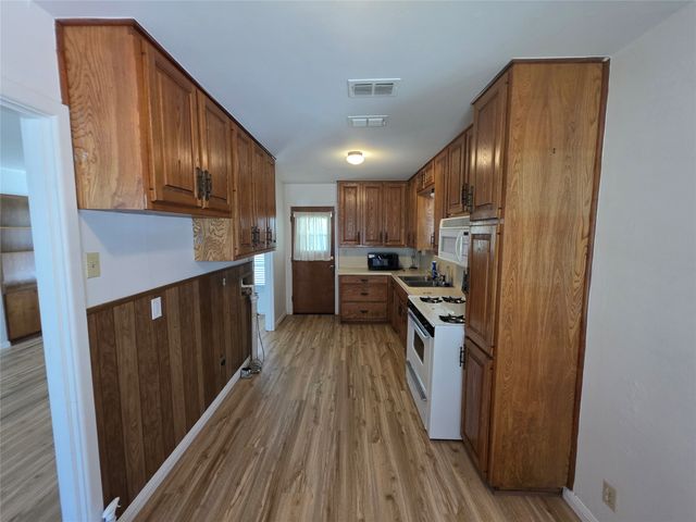 308 Inez Street, Roanoke, TX 76262