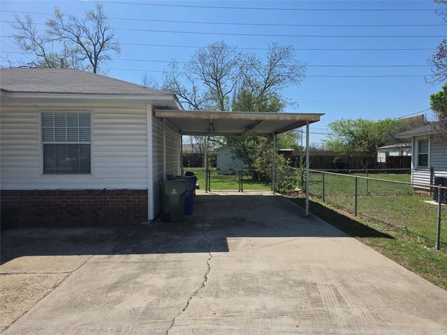 308 Inez Street, Roanoke, TX 76262