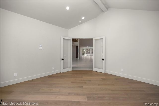 1888 W Tahquamenon Court, Bloomfield Charter Township, MI 48302