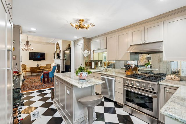 41 Chapel Street, Charleston, SC 29403
