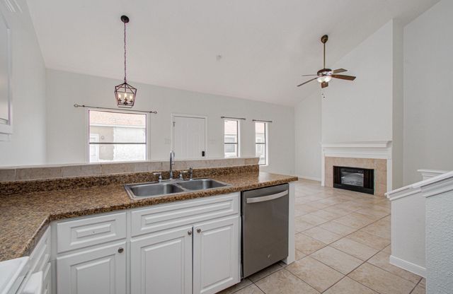 3700 83rd Street 9, Galveston, TX 77554