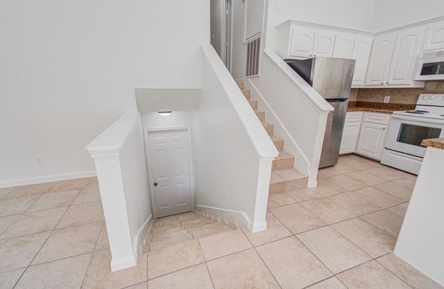 3700 83rd Street 9, Galveston, TX 77554