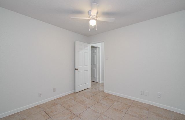 3700 83rd Street 9, Galveston, TX 77554