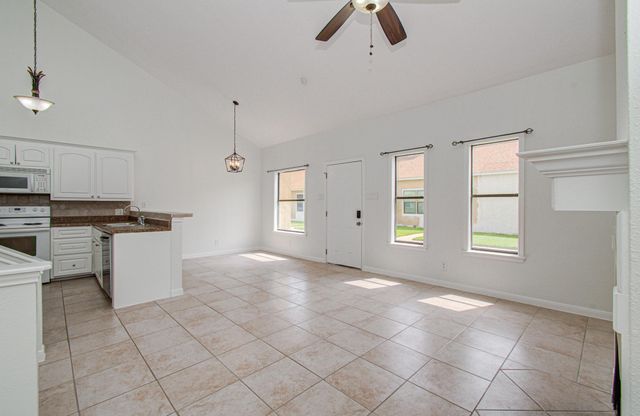 3700 83rd Street 9, Galveston, TX 77554