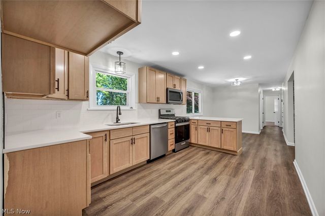 8455 W Ridge Road, Elyria, OH 44035