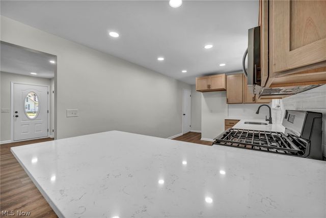 8455 W Ridge Road, Elyria, OH 44035