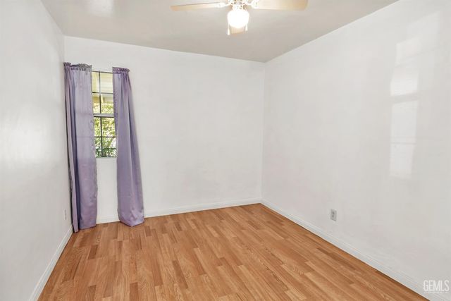 2907 Driller Avenue, Bakersfield, CA 93306