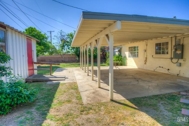 2907 Driller Avenue, Bakersfield, CA 93306