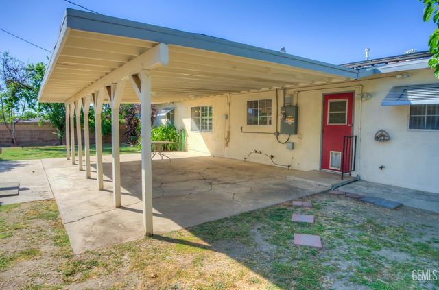 2907 Driller Avenue, Bakersfield, CA 93306