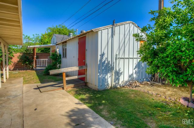 2907 Driller Avenue, Bakersfield, CA 93306