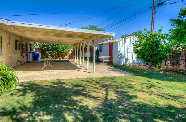 2907 Driller Avenue, Bakersfield, CA 93306