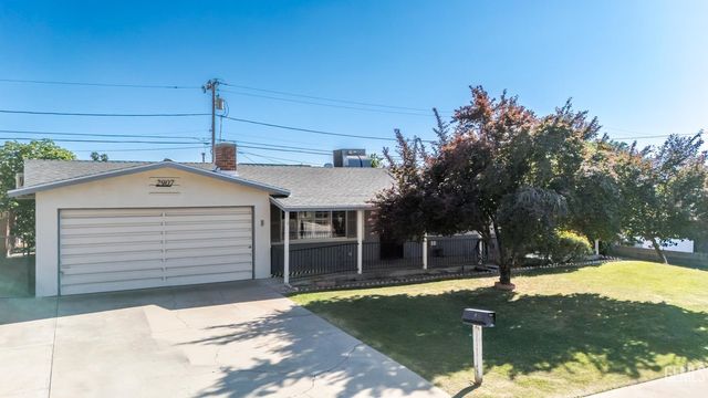 2907 Driller Avenue, Bakersfield, CA 93306