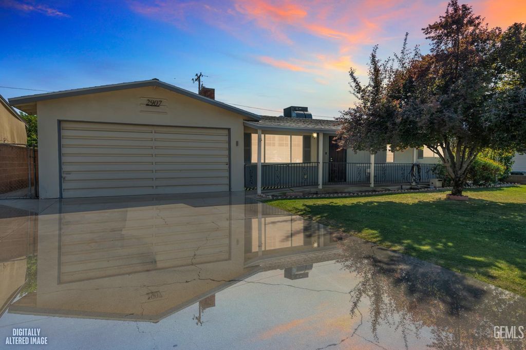 2907 Driller Avenue, Bakersfield, CA 93306
