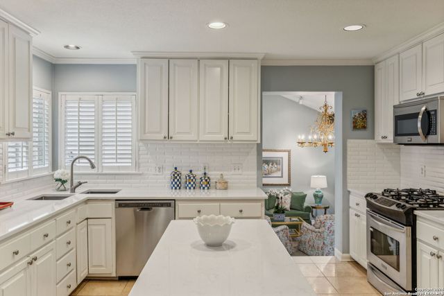 106 MORNINGSIDE DR, Terrell Hills, TX 78209