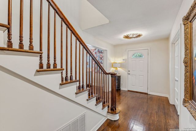 106 MORNINGSIDE DR, Terrell Hills, TX 78209